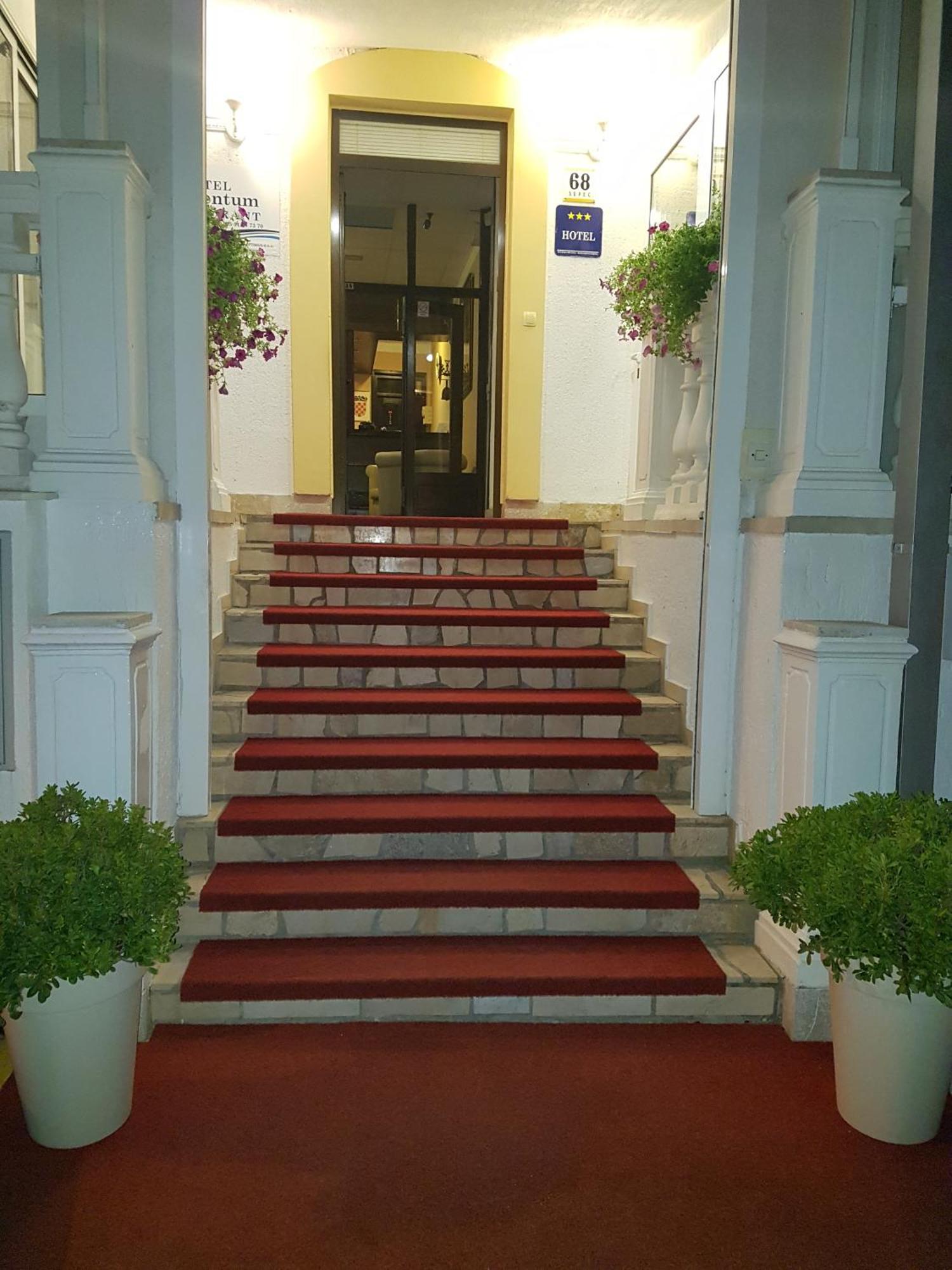 Hotel Argentum เวอร์บนิค ภายนอก รูปภาพ